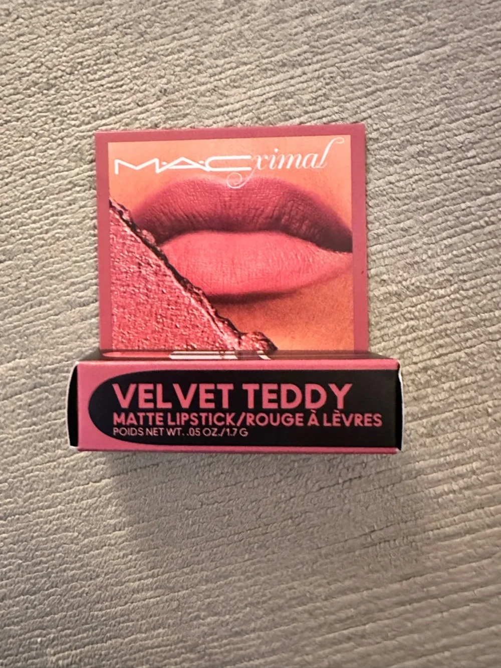 Brand new! MAC Cosmetics Lipstick Set 6 mini lipsticks in pinks, nudes, red.